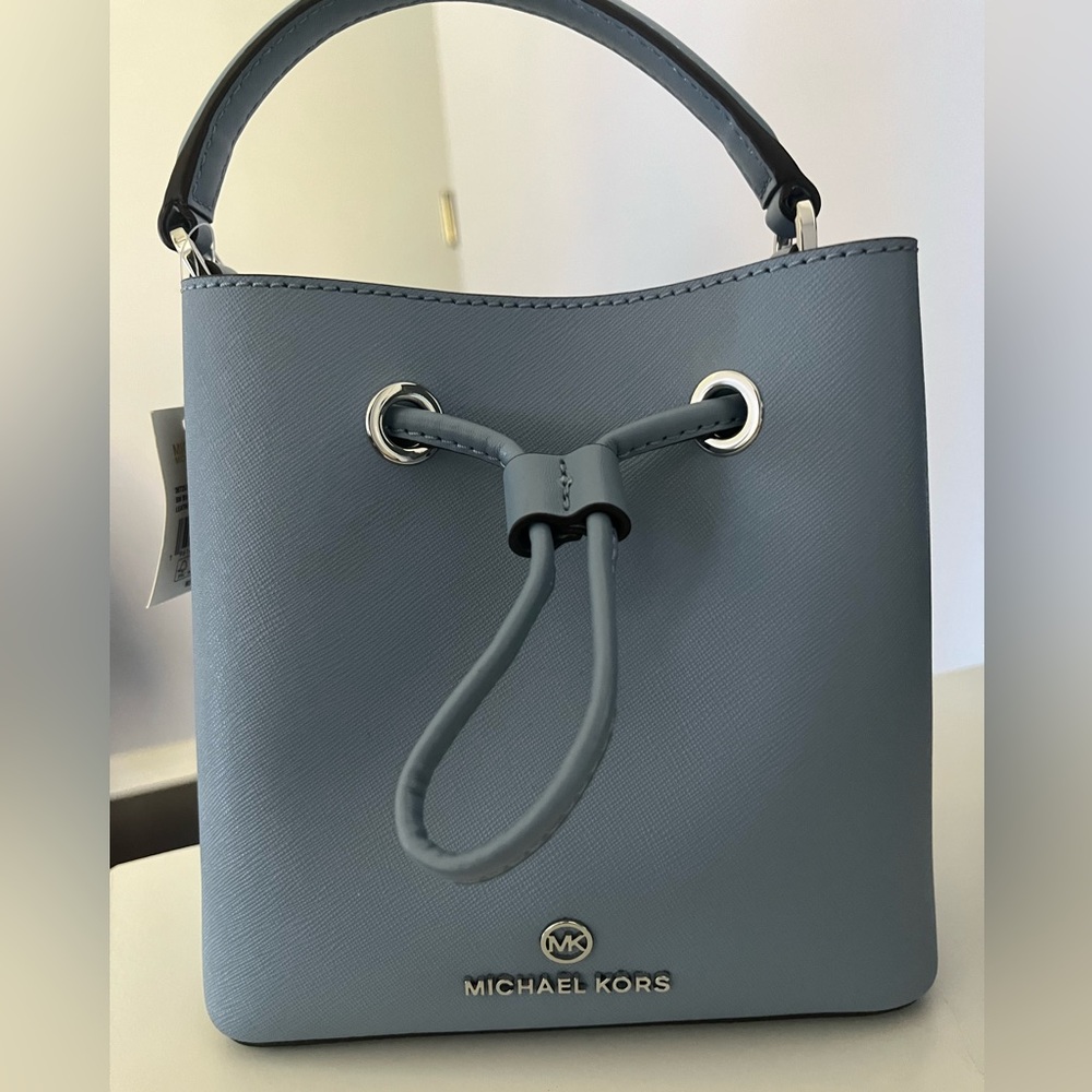 Micheal Kors small suri bucket crossbody bag
